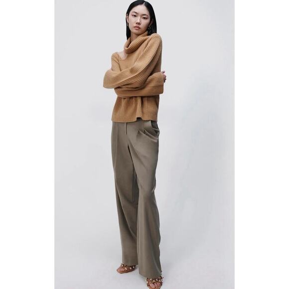 Jonathan Simkhai Dustin Cashmere Turtleneck Cut Out Pullover Sweater Resort 2023 - Picture 7 of 9